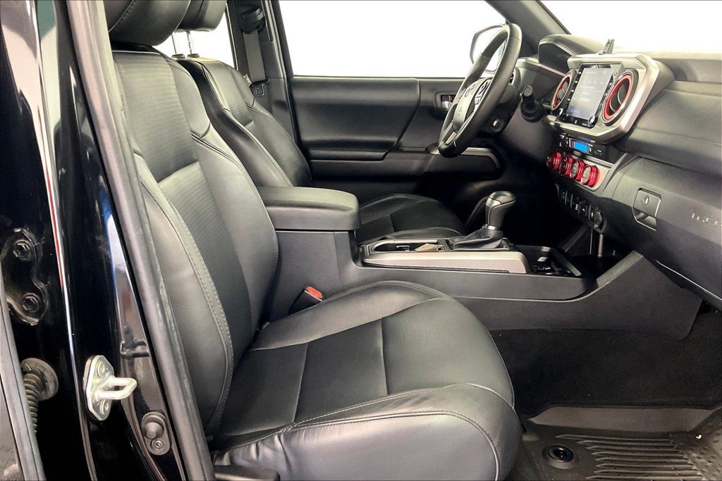 Used 2022 Toyota Tacoma Limited w/ Nightshade Package AWD/4WD image 9
