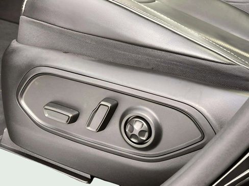 Used 2022 Jeep Grand Cherokee Overland AWD/4WD image 33