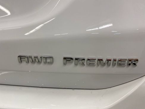 Used 2023 Chevrolet Equinox Premier AWD/4WD image 28