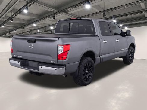 Used 2018 Nissan Titan SV w/ SV Convenience Package RWD image 8