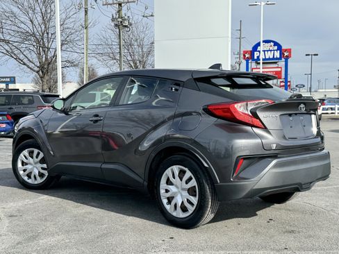 Used 2021 Toyota C-HR LE image 17