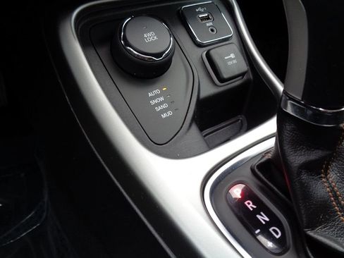 Certified 2019 Jeep Compass Latitude image 21