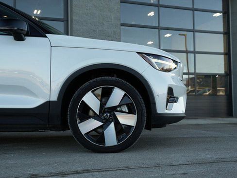 Used 2023 Volvo XC40 Recharge Ultimate image 36