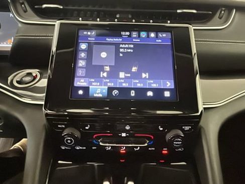 Used 2021 Jeep Grand Cherokee L Laredo w/ Luxury Tech Group I AWD/4WD image 24