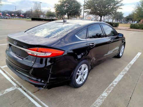 Used 2018 Ford Fusion SE image 5