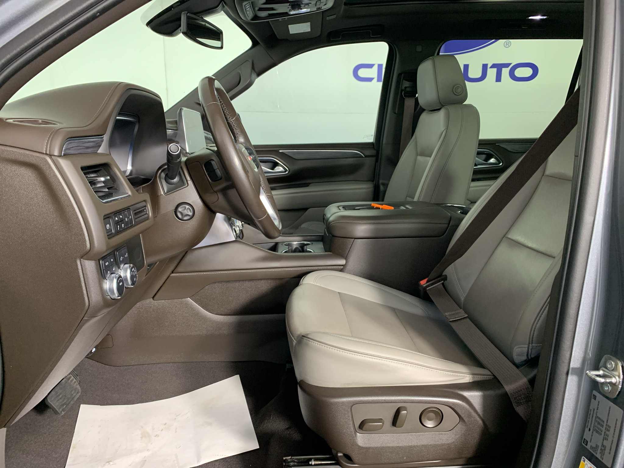 Used 2022 GMC Yukon XL SLT w/ SLT Premium Package AWD/4WD image 14