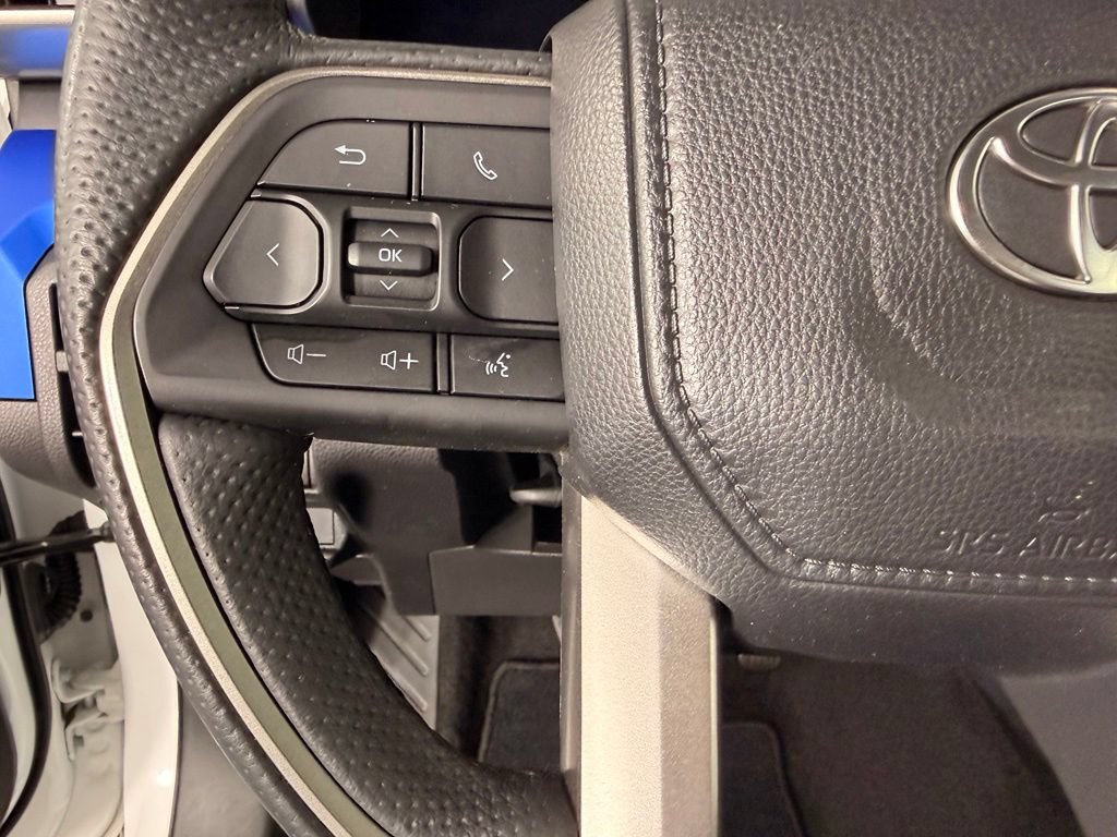 Certified 2025 Toyota Tacoma TRD Off-Road AWD/4WD image 20