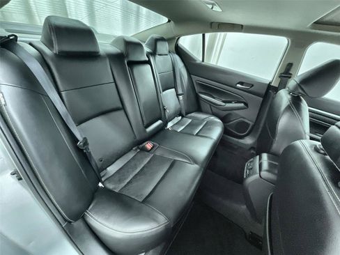 Used 2023 Nissan Altima 2.5 SL FWD image 29