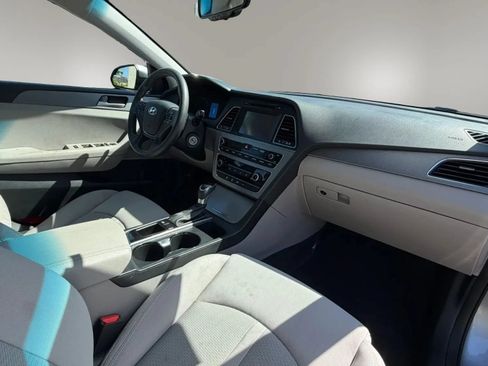 Used 2017 Hyundai Sonata SE FWD image 13