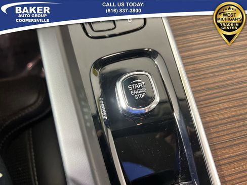 Used 2023 Volvo XC60 B6 Ultimate image 17