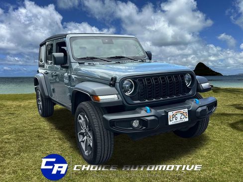 Used 2024 Jeep Wrangler Unlimited w/ Convenience Group AWD/4WD image 10