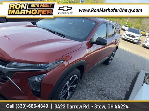 Used 2024 Chevrolet Trax RS w/ Sunroof Package FWD image 1