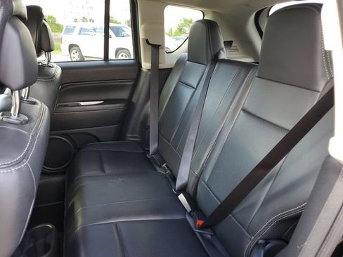 Used 2015 Jeep Compass High Altitude AWD/4WD image 9