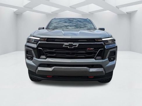 Used 2024 Chevrolet Colorado Z71 w/ Z71 Convenience Package 2 AWD/4WD image 11