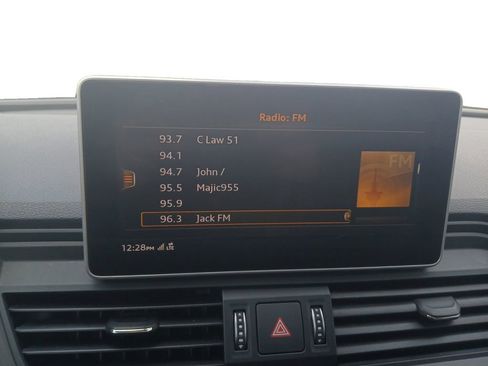 Used 2018 Audi Q5 Prestige w/ Prestige Package image 27