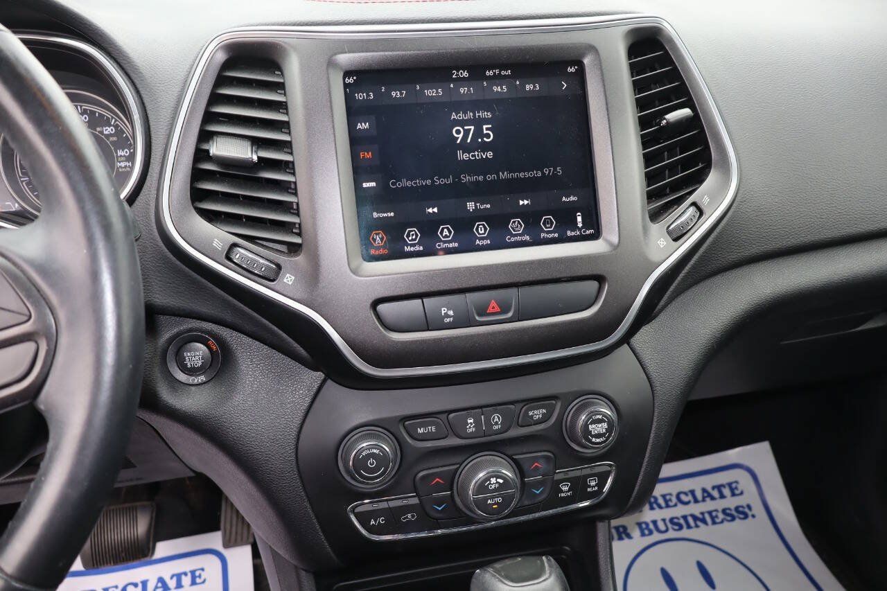 Used 2019 Jeep Cherokee Trailhawk w/ Cold Weather Group AWD/4WD image 16