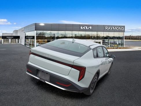 Certified 2025 Kia K4 EX FWD image 3