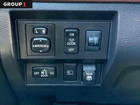 Used 2021 Toyota Tundra Limited w/ Limited Premium Package AWD/4WD image 35