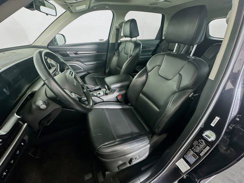 Used 2025 Kia Telluride S FWD image 13