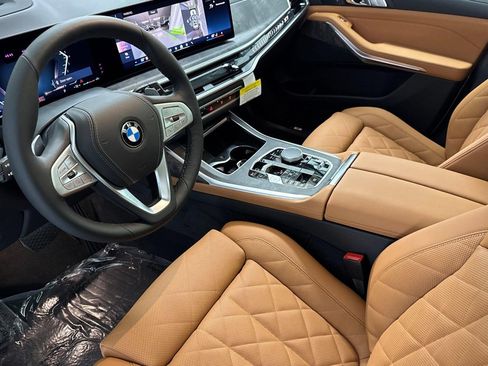 Used 2026 BMW X7 xDrive40i image 4
