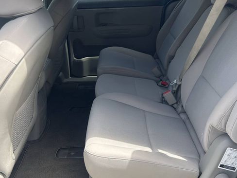 Used 2021 Kia Sedona LX FWD image 17