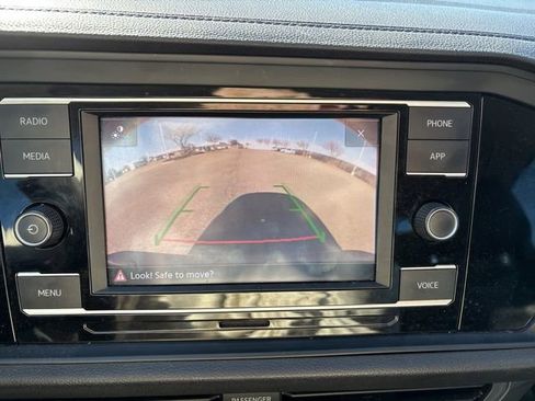 Used 2022 Volkswagen Jetta SE image 18