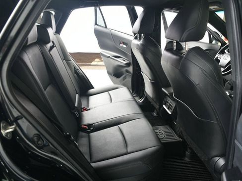 Used 2022 Toyota Venza XLE image 36