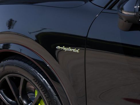 Certified 2025 Porsche Cayenne E-Hybrid AWD/4WD image 15