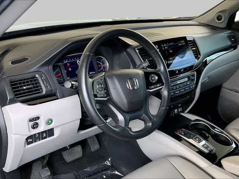 Used 2022 Honda Pilot Touring image 18