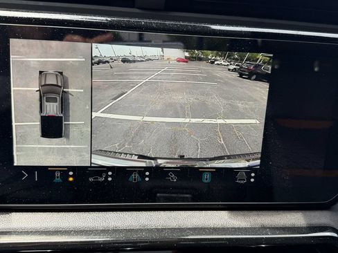 Used 2023 GMC Sierra 1500 AT4 w/ AT4 Preferred Package AWD/4WD image 21