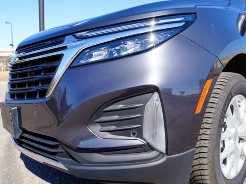 Used 2023 Chevrolet Equinox LT image 19