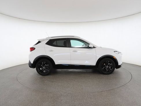 Used 2024 Buick Encore GX Sport Touring image 22