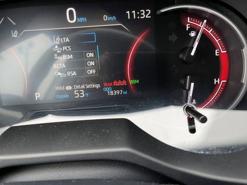 Used 2025 Toyota RAV4 XLE image 40