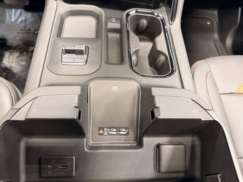 Used 2025 GMC Sierra 2500 AT4 w/ AT4 Premium Plus Package image 53