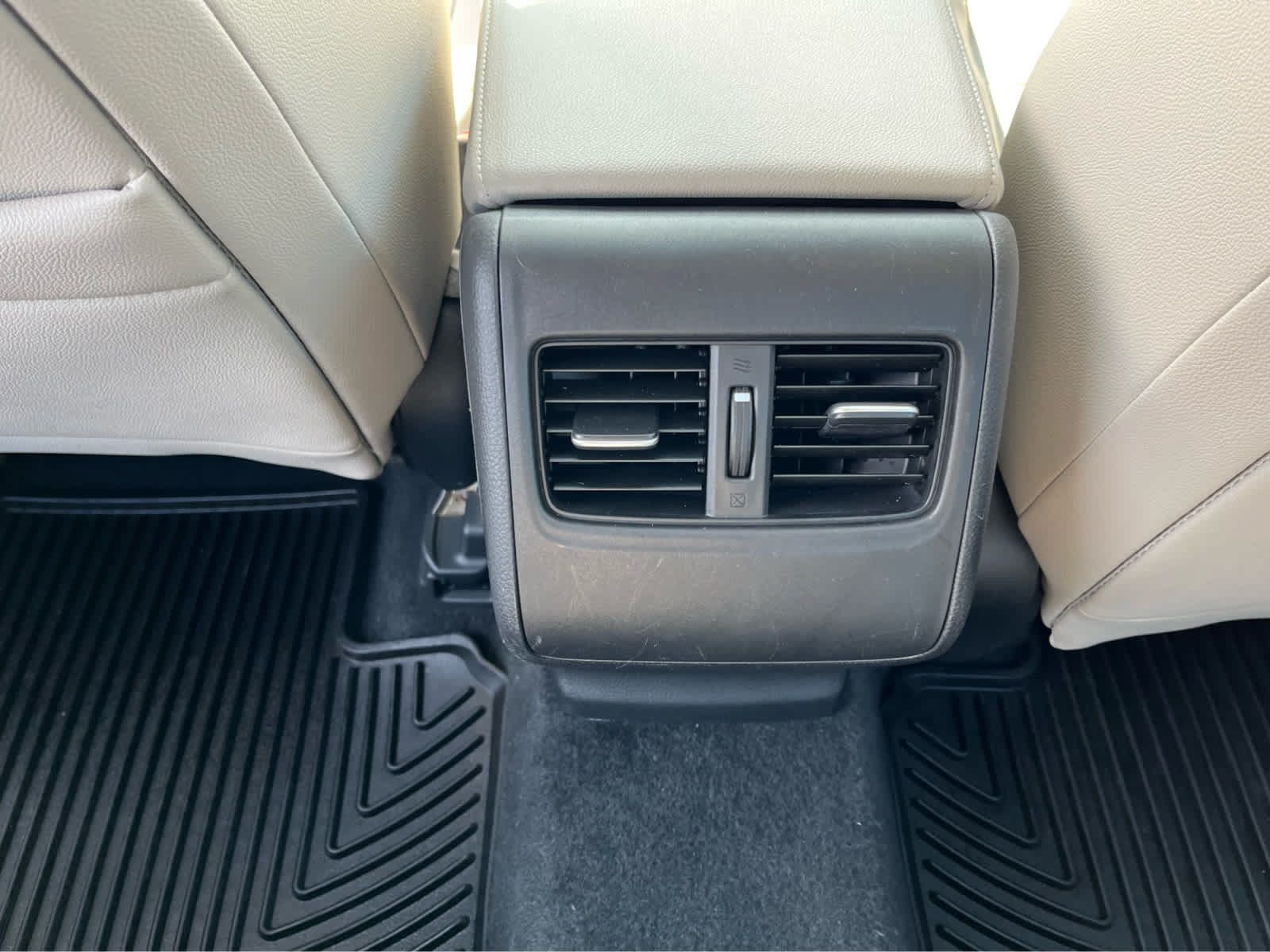 Used 2020 Honda Accord Touring image 25