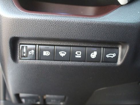 Used 2019 Toyota RAV4 Limited image 23