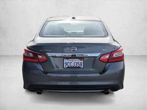 Used 2016 Nissan Altima 2.5 SV w/ Convenience Package image 7