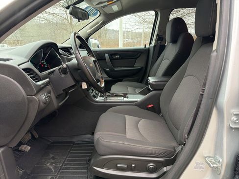 Used 2015 Chevrolet Traverse LT image 16