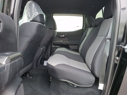 Used 2021 Toyota Tacoma TRD Sport w/ Technology Package AWD/4WD image 13