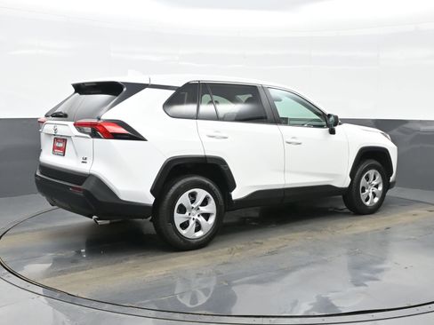 Used 2024 Toyota RAV4 LE image 6