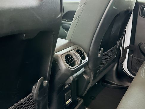 Used 2024 Jeep Wrangler Unlimited Rubicon 4xe AWD/4WD image 27