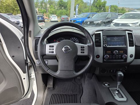 Used 2020 Nissan Frontier SV RWD image 16