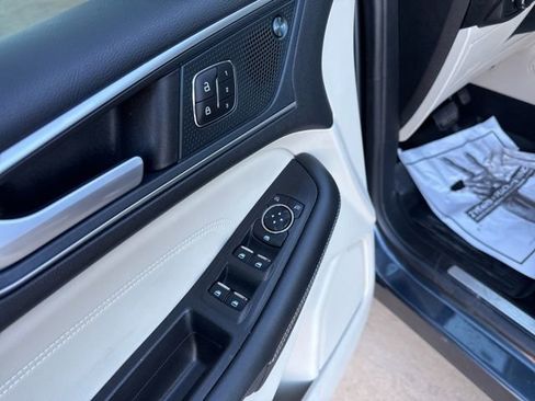 Used 2024 Ford Edge Titanium image 14