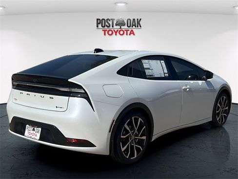New 2026 Toyota Prius Plug-In Hybrid image 7