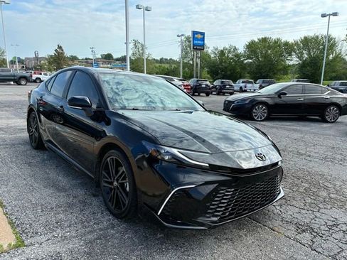 Used 2025 Toyota Camry XSE FWD image 4