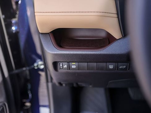 Used 2025 Toyota RAV4 Limited image 18