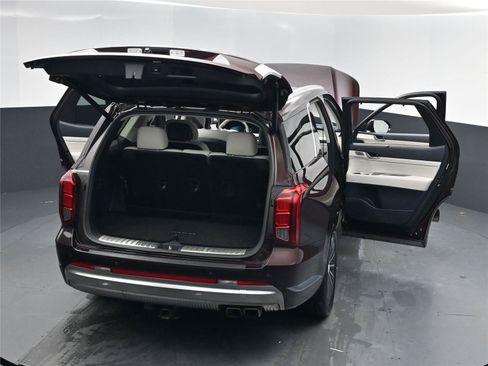 Used 2025 Hyundai Palisade Calligraphy image 16