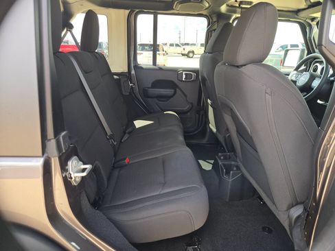Used 2023 Jeep Wrangler Unlimited Sport AWD/4WD image 21