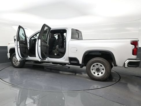 Used 2023 Chevrolet Silverado 2500 High Country w/ Z71 Off-Road Package AWD/4WD image 31