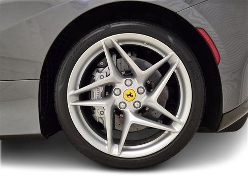 Used 2020 Ferrari F8 Tributo image 15